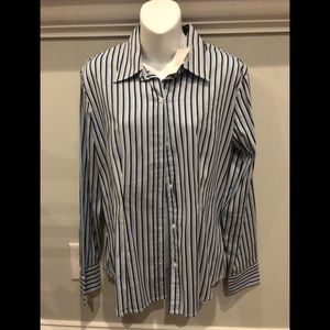 New York & Co Button down Size Large-NWT